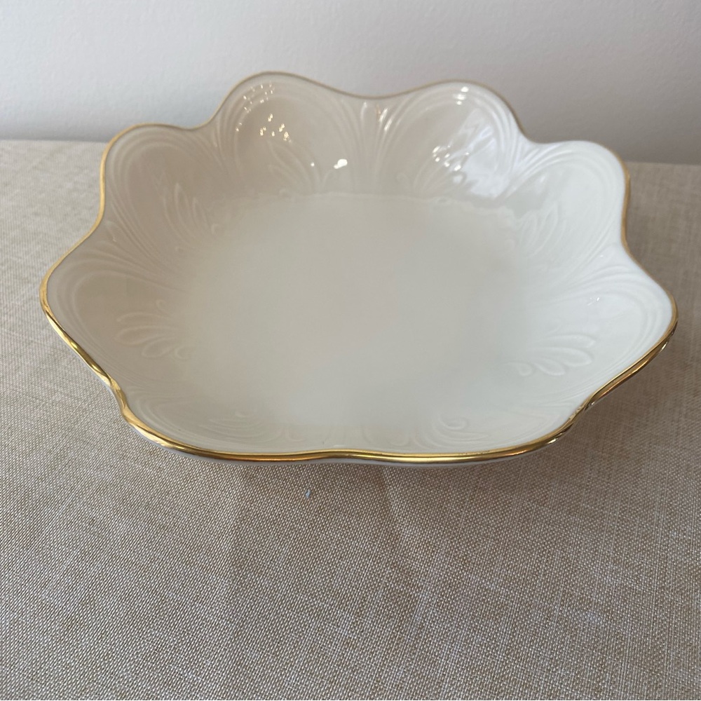 Lenox Scalloped Dish Saybrook Collection, Cream Color & Trimmed with 24-K gold.